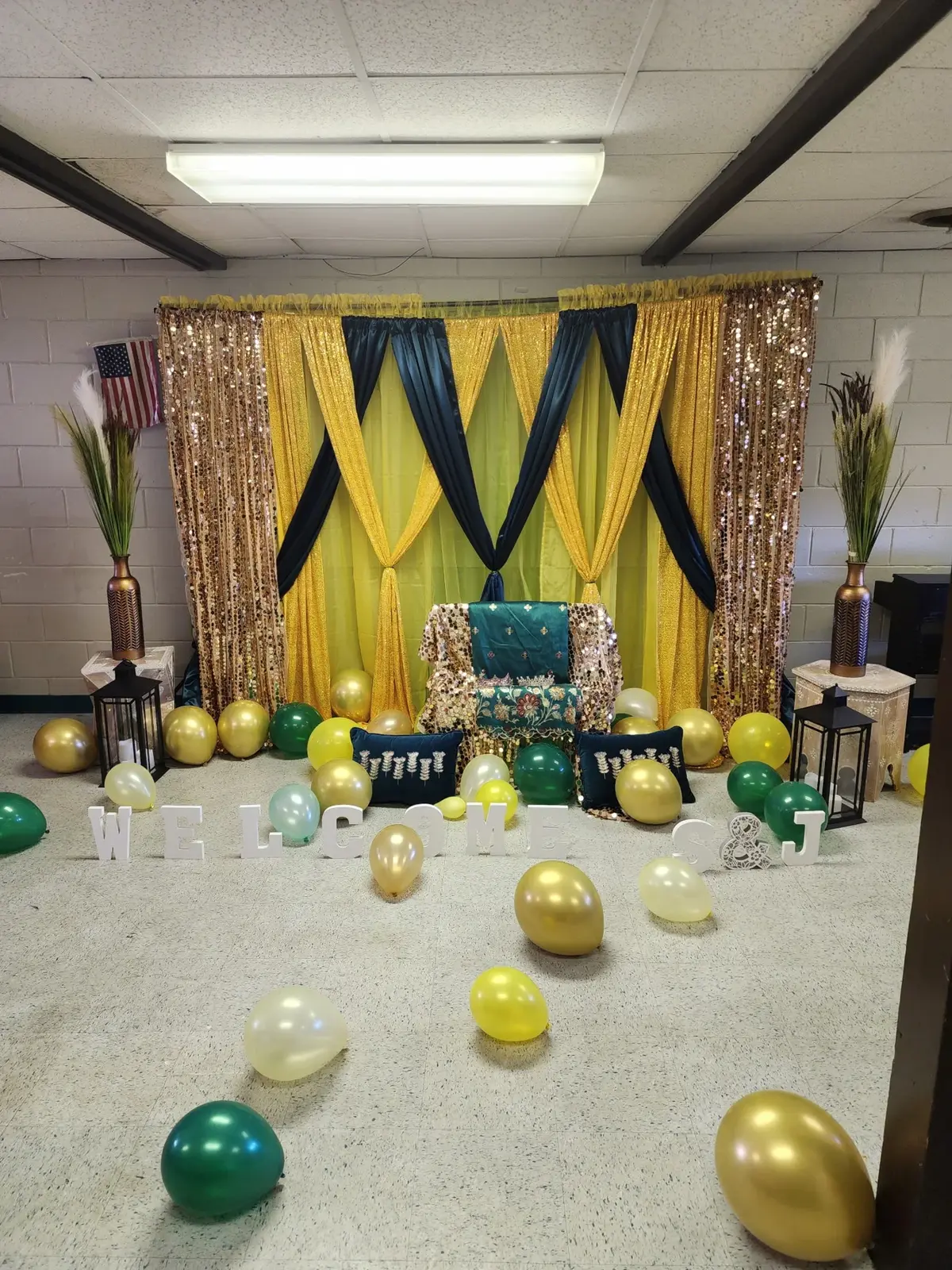 Blue and gold floral table setting